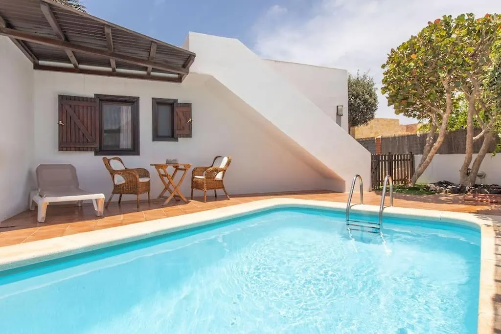 Villa Rustica -Heated Pool & Garden Near The Beach Corralejo Spanje