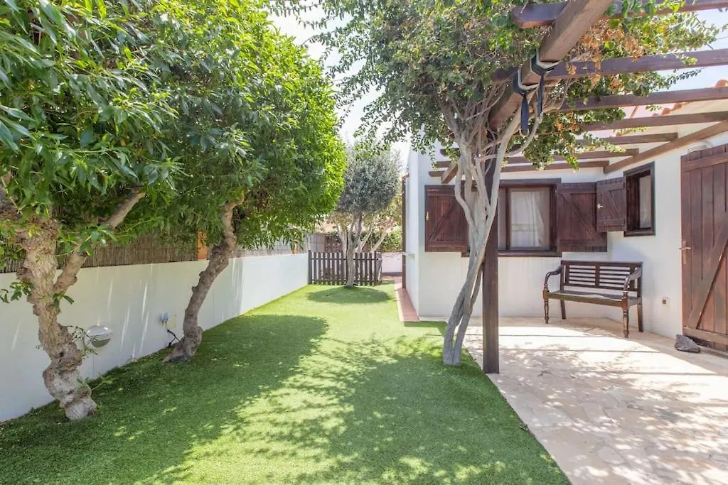 Villa Rustica -Heated Pool & Garden Near The Beach Corralejo